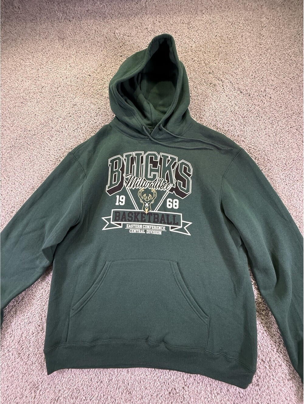 New NBA Apparel Milwaukee Bucks Hoodie Size Large Green Men’s